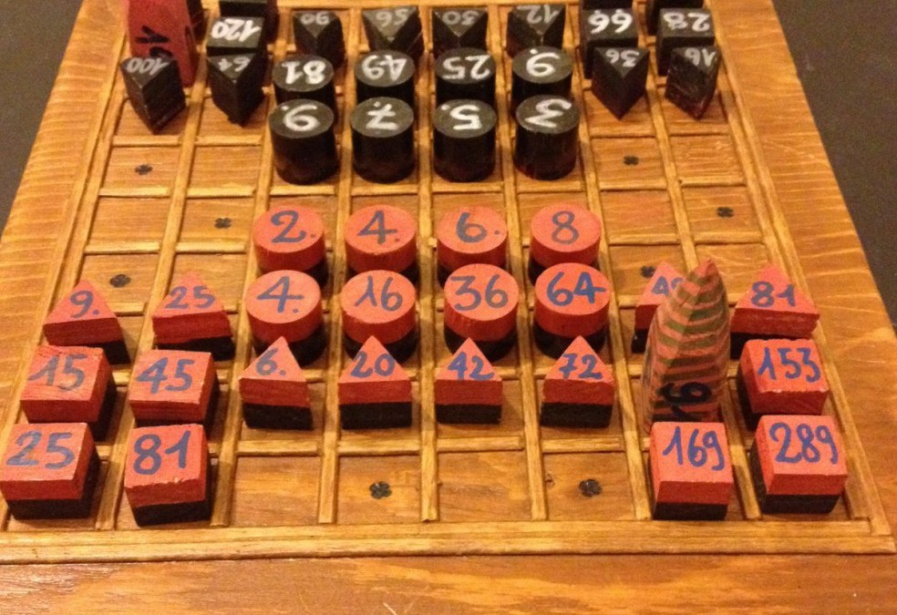 [:en]Rithmomachia – Un gioco medievale di strategia e matematica[:it]Rithmomachia – Un gioco medievale di strategia e matematica[:fr]Rithmomachie – Un jeu médiéval de stratégie et mathématiques[:eo]Rithmomachia – Un gioco medievale di strategia e matematica[:la]Rithmomachia – Un gioco medievale di strategia e matematica[:]